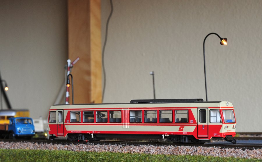 Halling Schienenbus 5090 003-4 Bild 01